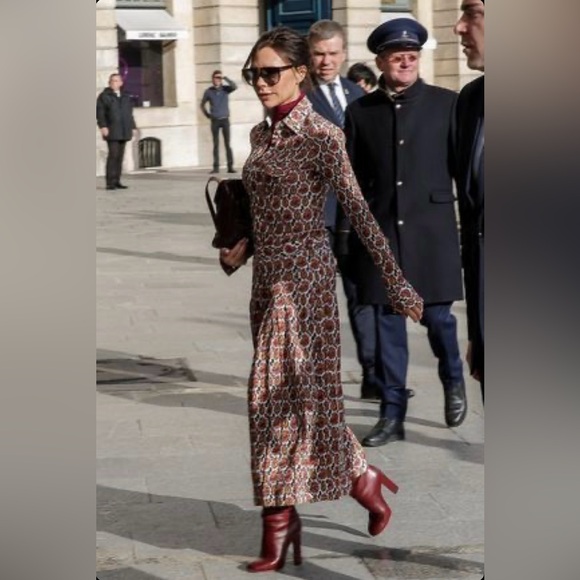 2 piece Victoria Beckham Silk Blouse and Skirt set - Picture 4 of 10